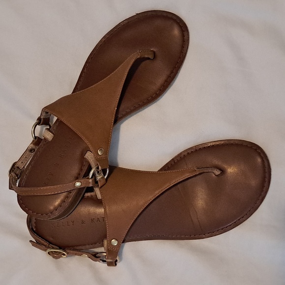 KELLY & KATIE | Sandals - Picture 1 of 2